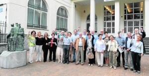 Los nuevos 'licenciados' celebraron a lo grande el fin de un curso en el que han tratado una gran diversidad de temas. ::
FÉLIX MORQUECHO