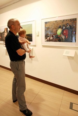 La muestra atrajo ayer a decenas de vecinos aficionados. ::
P. URRESTI.