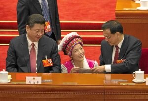 El presidente Xi Jinping, a la izquierda, ayer en la Asamblea. /Efe