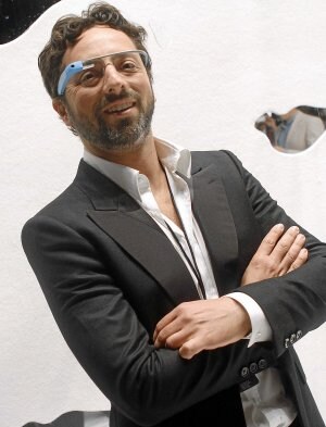 Sergey Brin, fundador de Google, con las gafas interactivas. /Reuters