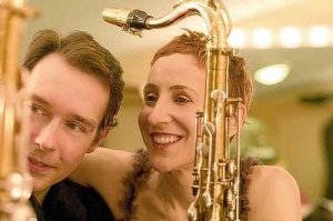 La vocalista Stacey Kent tocará hoy en Getxo junto a su marido, el saxofonista Jim Tomlinson. /E. C.
