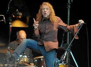 El exvocalista de Led Zeppelin sigue en plena forma a punto de cumplir 65 años./ AFP