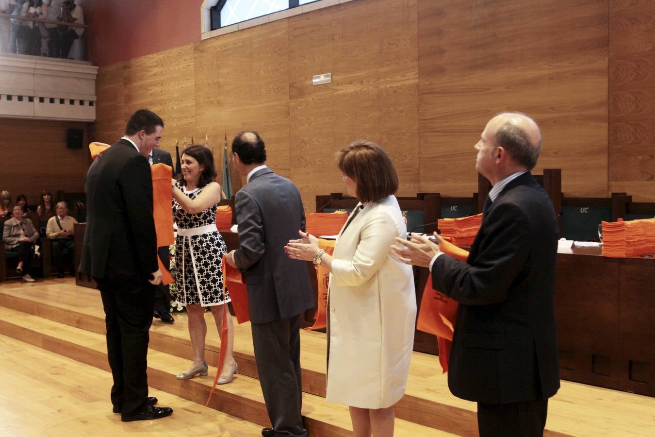 Los primeros grauados en Direción y Administración de Empresas d ela UC se gradúan