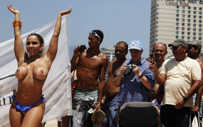 Rebelión al desnudo en la playa de Ipanema