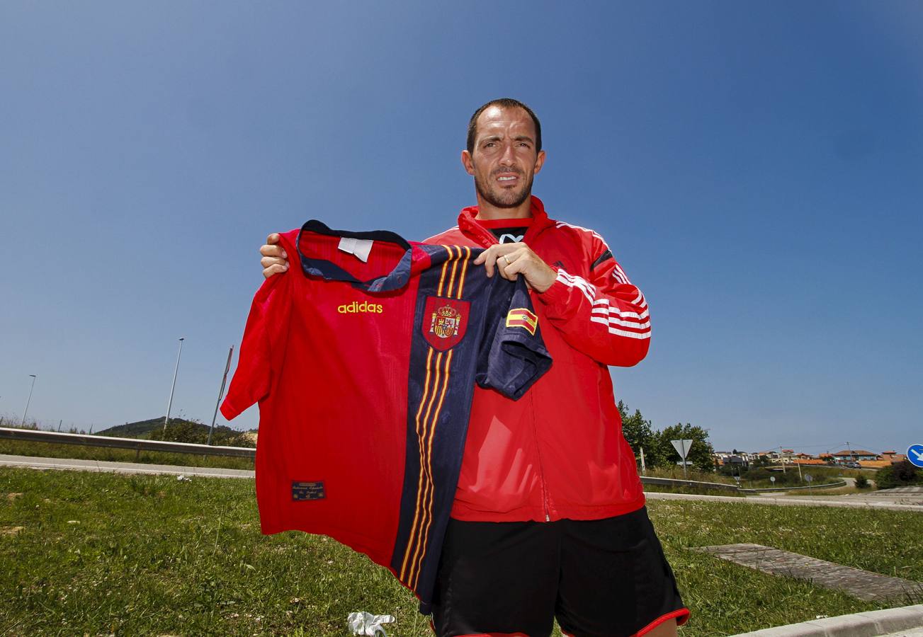 Pedro Munitis con la camiseta de la selección de España