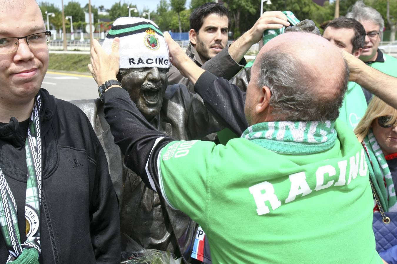 Emotivo recuerdo a Manolo Preciado en Gijón