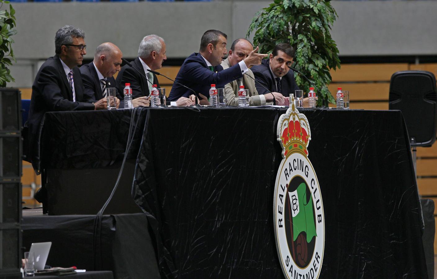 Junta de Accionistas del Racing (II)