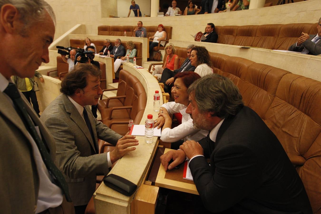 Pleno de investidura de Revilla como presidente de Cantabria