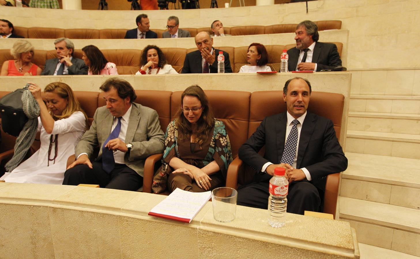 Pleno de investidura de Revilla como presidente de Cantabria