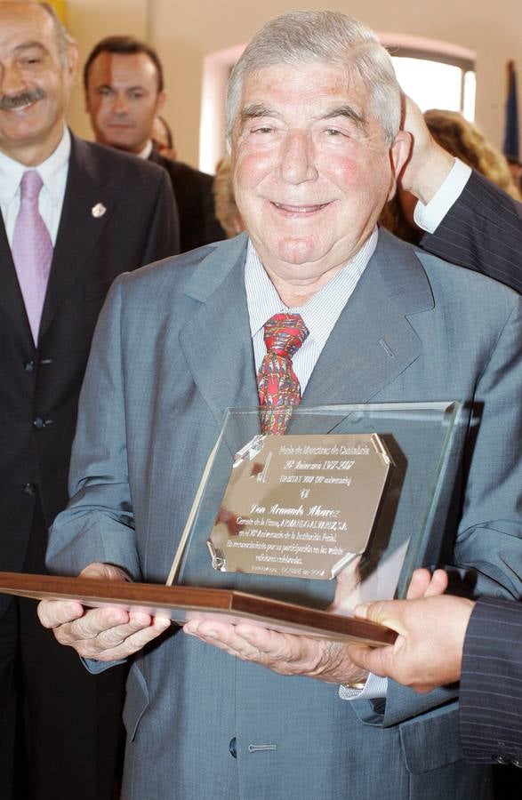 2007. El presidente del Grupo empresarial Armando Alvarez, recibe el homenaje de la feria Habitat