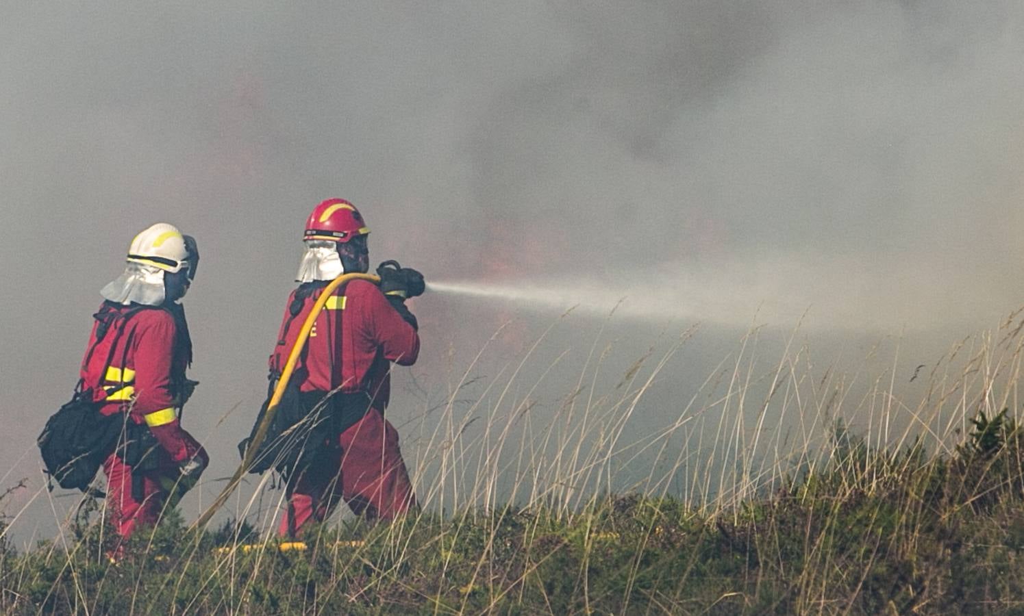 Segunda jornada de lucha contra el fuego