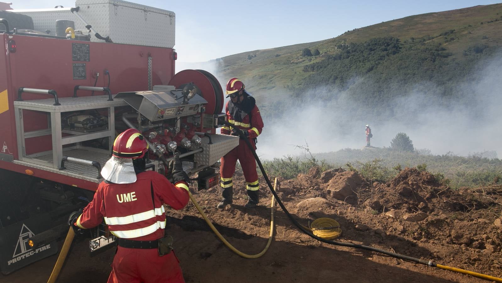 Segunda jornada de lucha contra el fuego