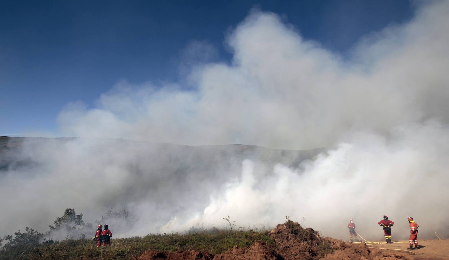 Segunda jornada de lucha contra el fuego