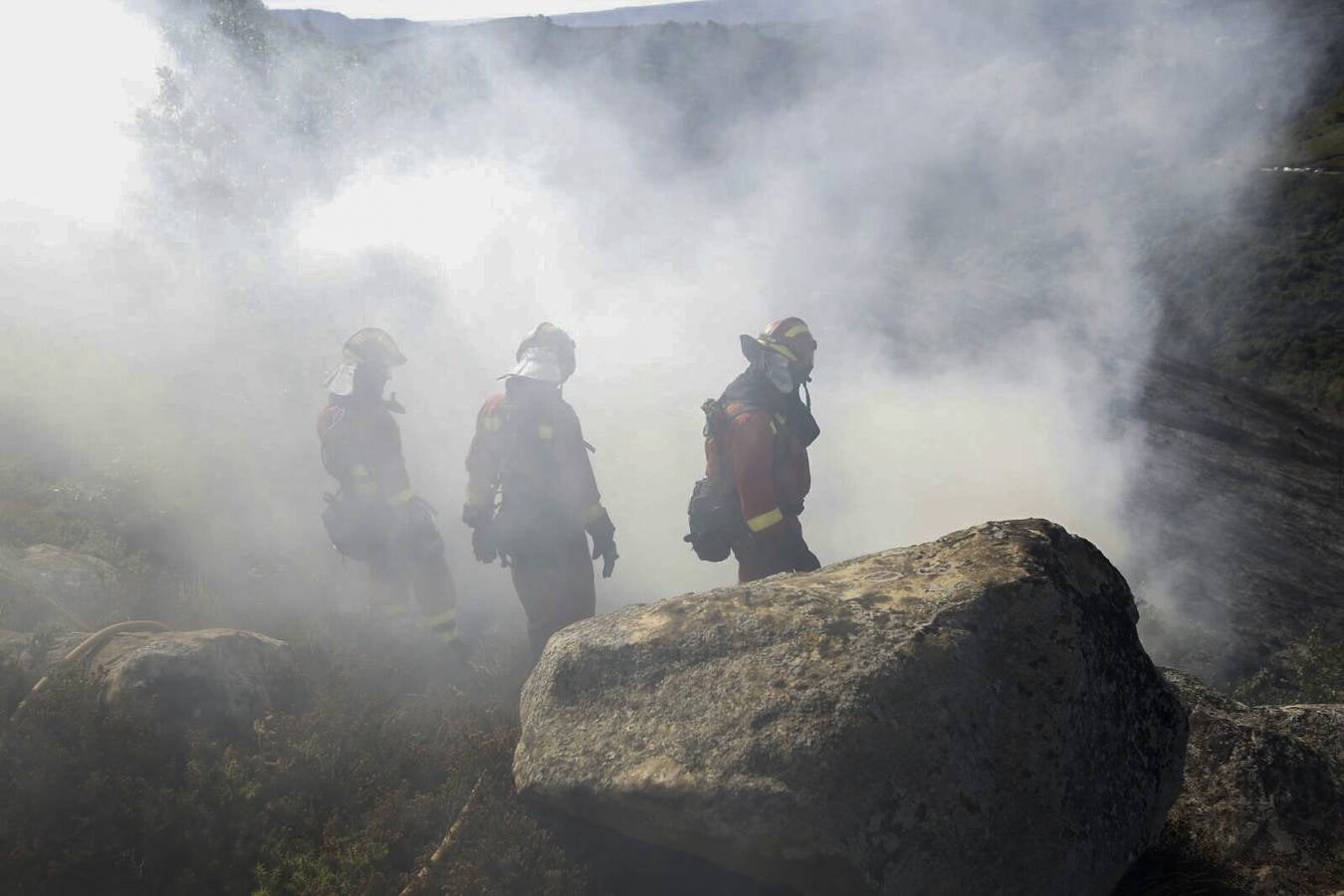 Segunda jornada de lucha contra el fuego