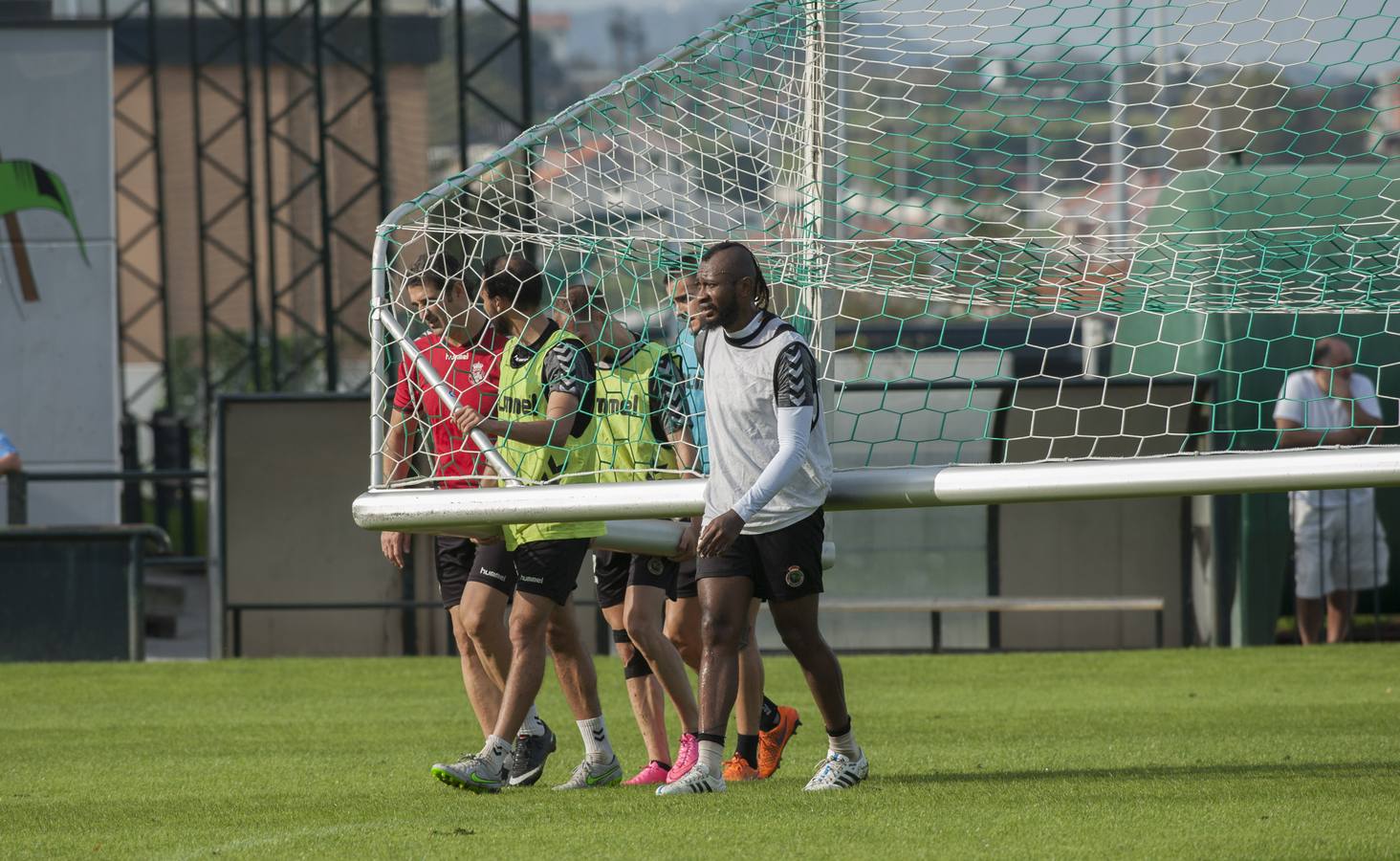 Tchité ya entrena con el Racing