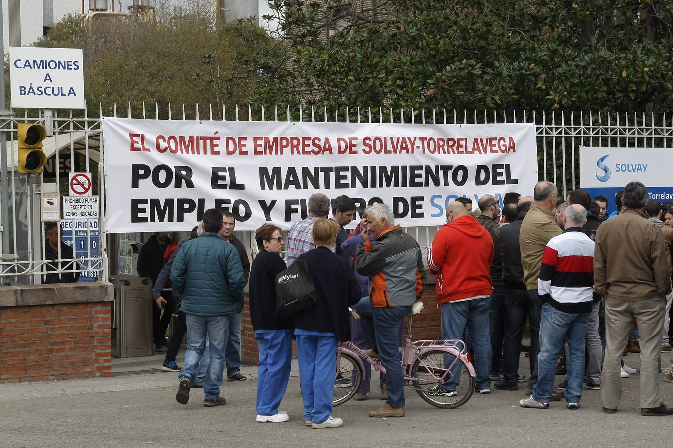 Concentración de trabajadores en Solvay