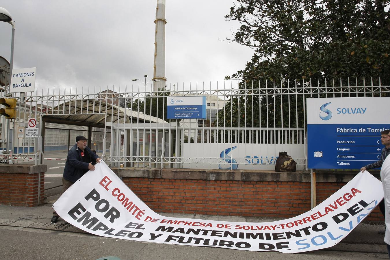 Concentración de trabajadores en Solvay