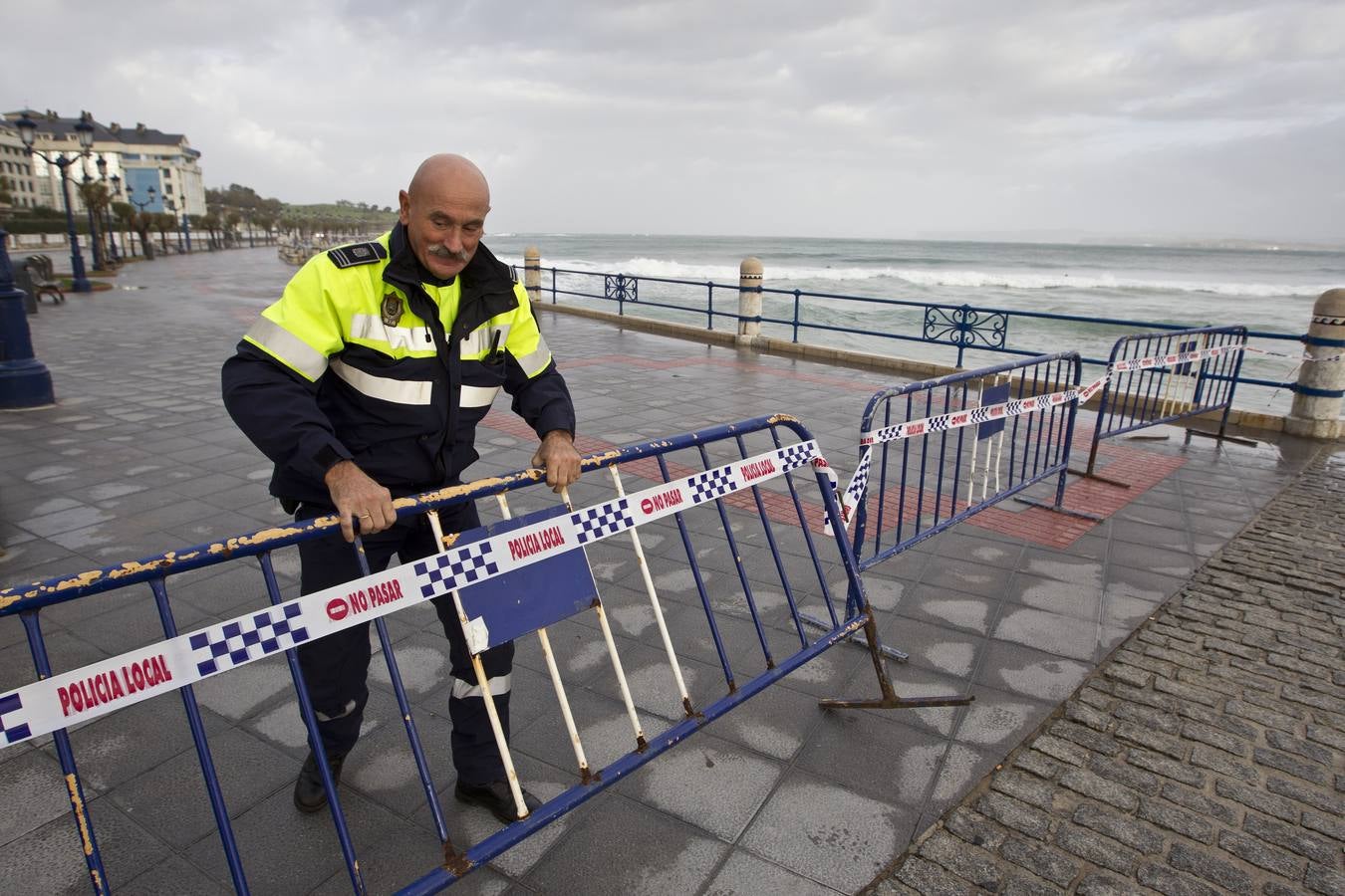Cantabria, en alerta naranja por el fuerte oleaje