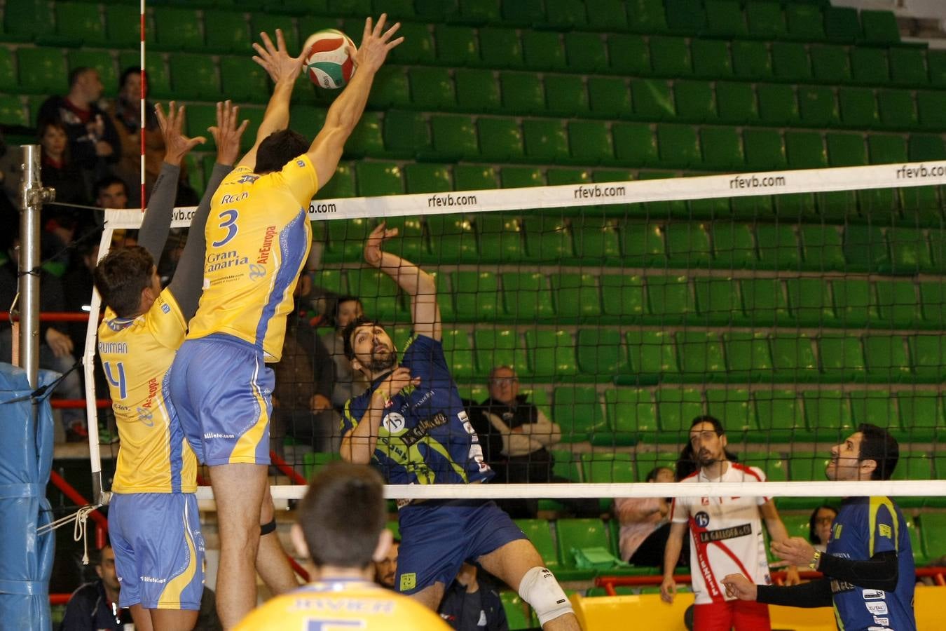 Textil Santanderina 3 - 2 Vecindarios de Gran Canaria