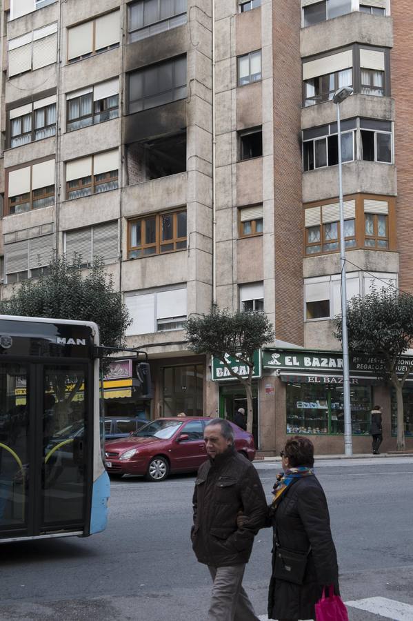 Un incendio desata el pánico en un edificio de Camilo Alonso Vega