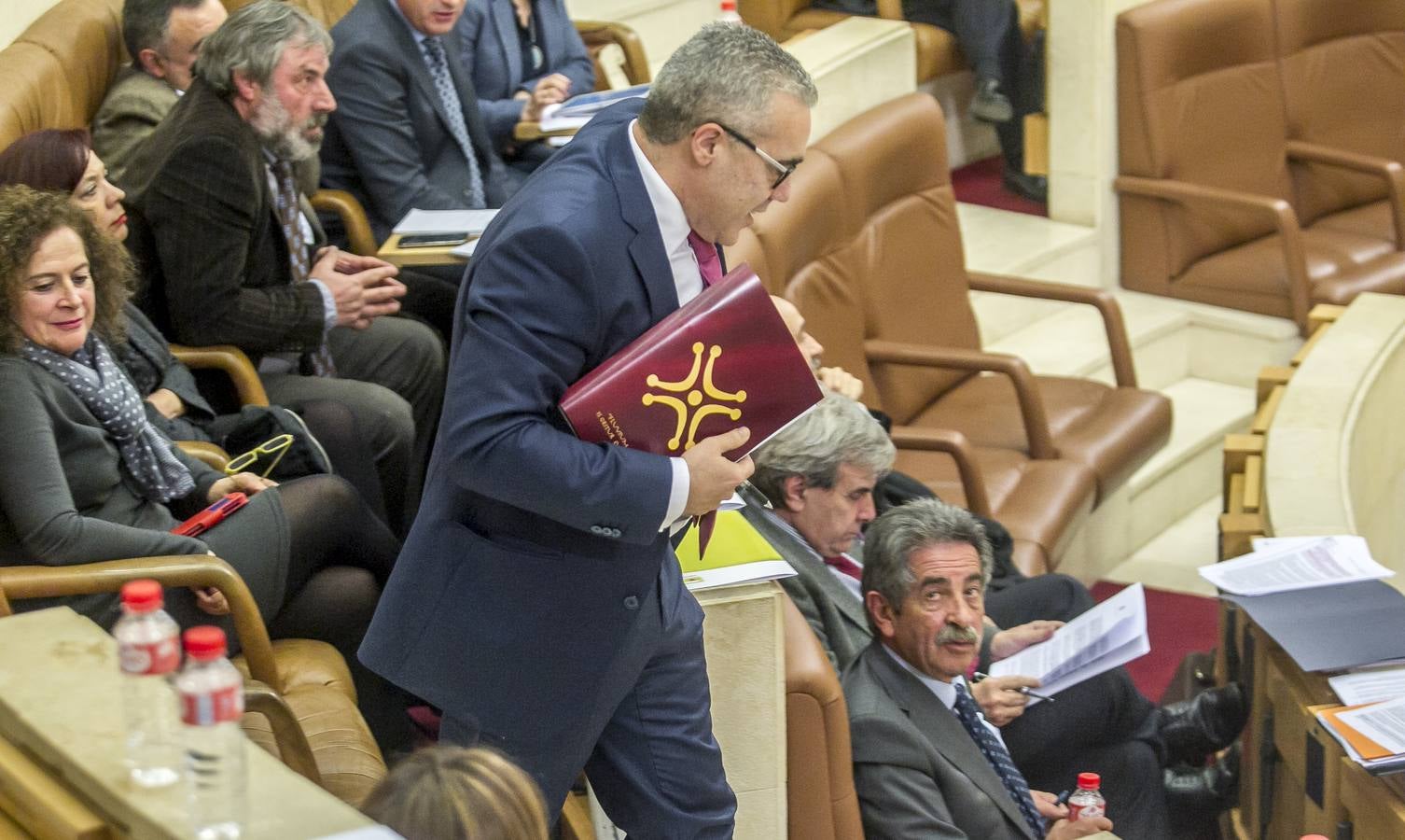 El portavoz del PRC, Pedro Hernándo, defendió la propuesta