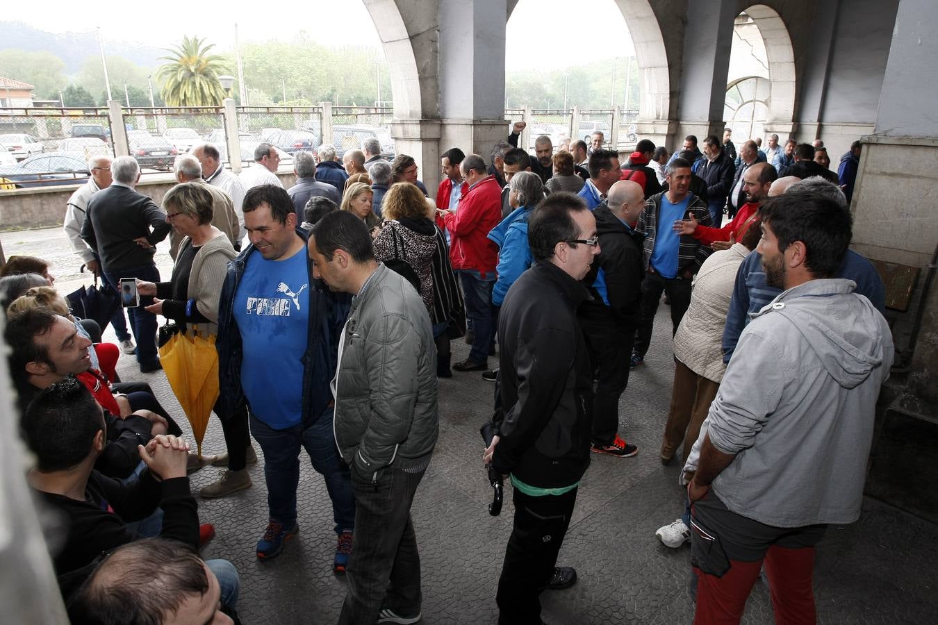 Concentración y asamblea de Sniace