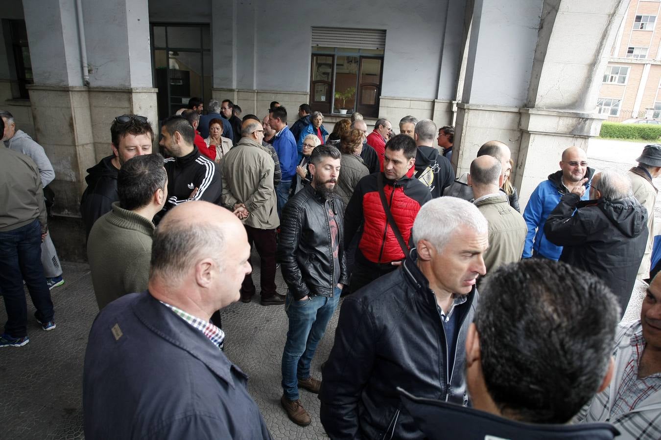 Concentración y asamblea de Sniace