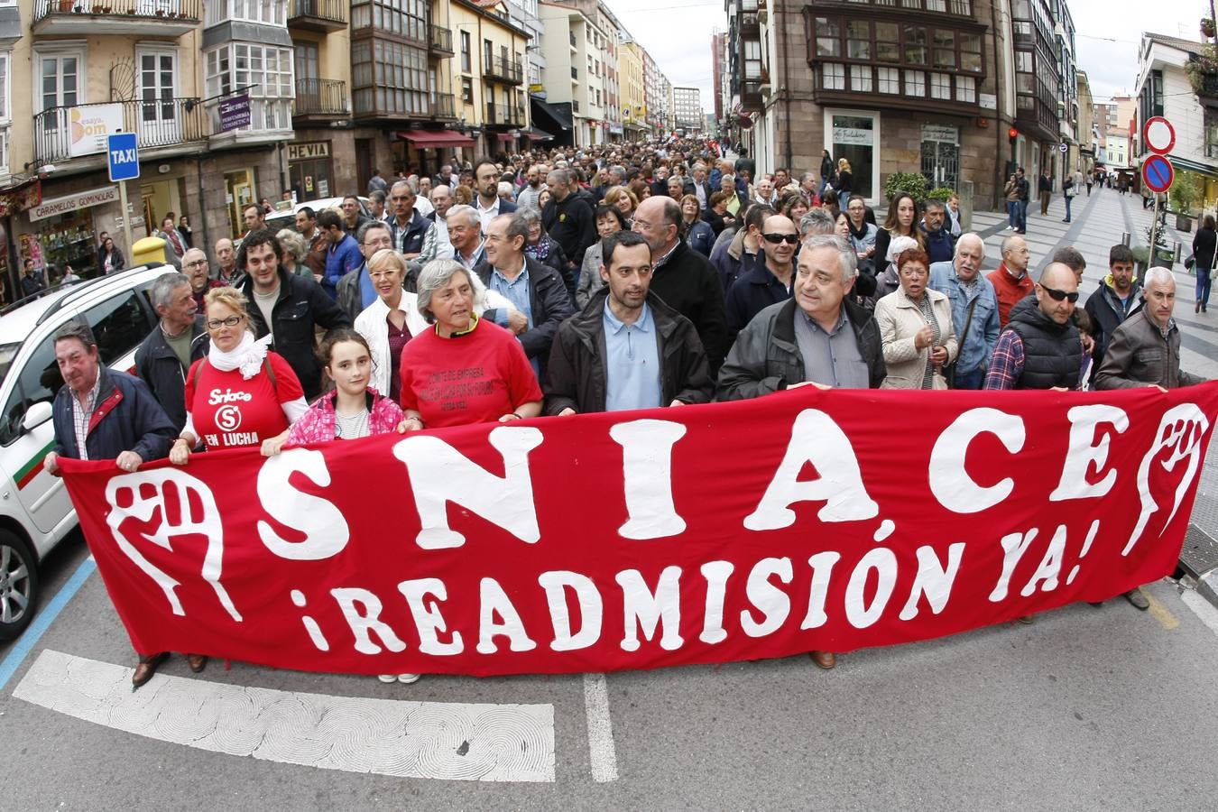 Los trabajadores de Sniace vuelven a tomar las calles