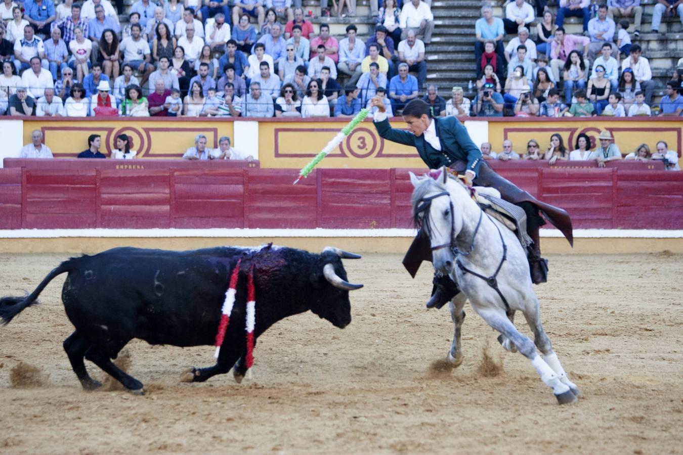 Domingo 24: Toros de Ángel Sánchez y Sánchez para Lea Vicens. 