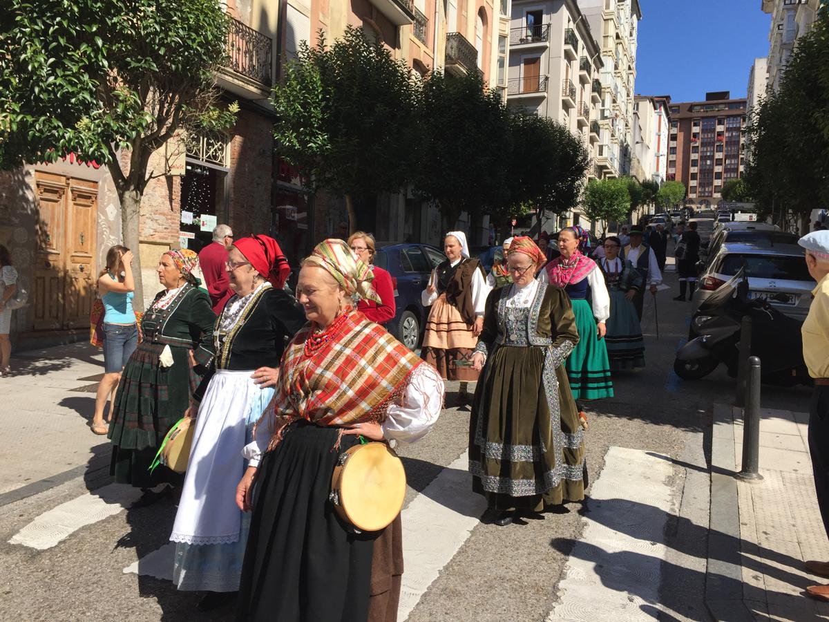 El centro gallego de Santander festeja Santiago