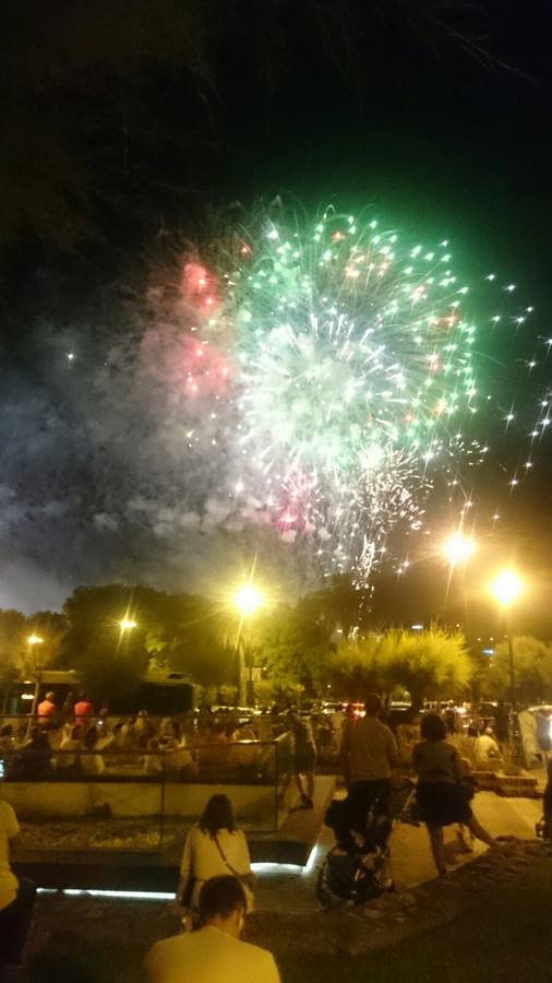 Fuegos artificiales en El Sardinero por las fiestas de Santiago