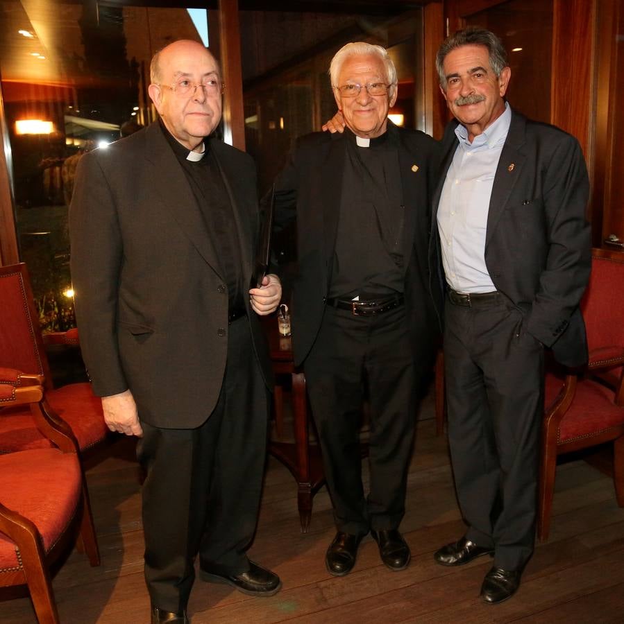 Monseñor José Luis Montes, Padre Ángel y Miguel Ángel Revilla.