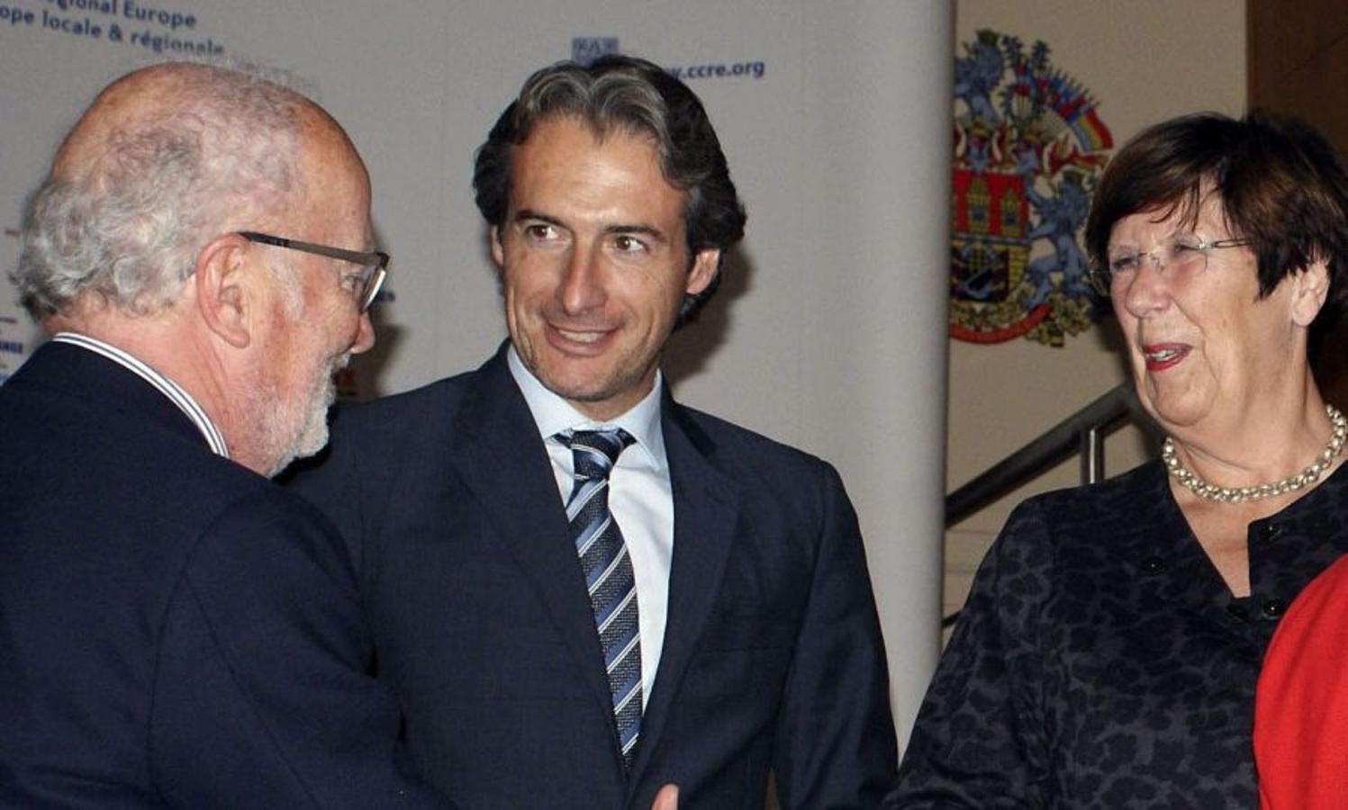 2013. En Praga, tras ser designado copresidente del Consejo de Municipios y Regiones de Europa (CMRE).