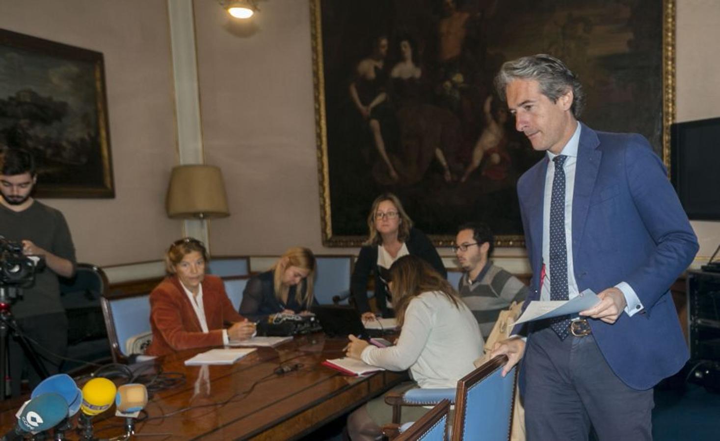 2016. Rueda de prensa tras el anuncio de la posible anulación por el Tribunal Supremo del PGOU de Santander.