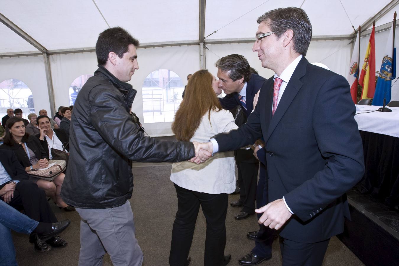 2011. Entrega de llaves de 201 viviendas de protección oficial en el Primero de Mayo de Santander.
