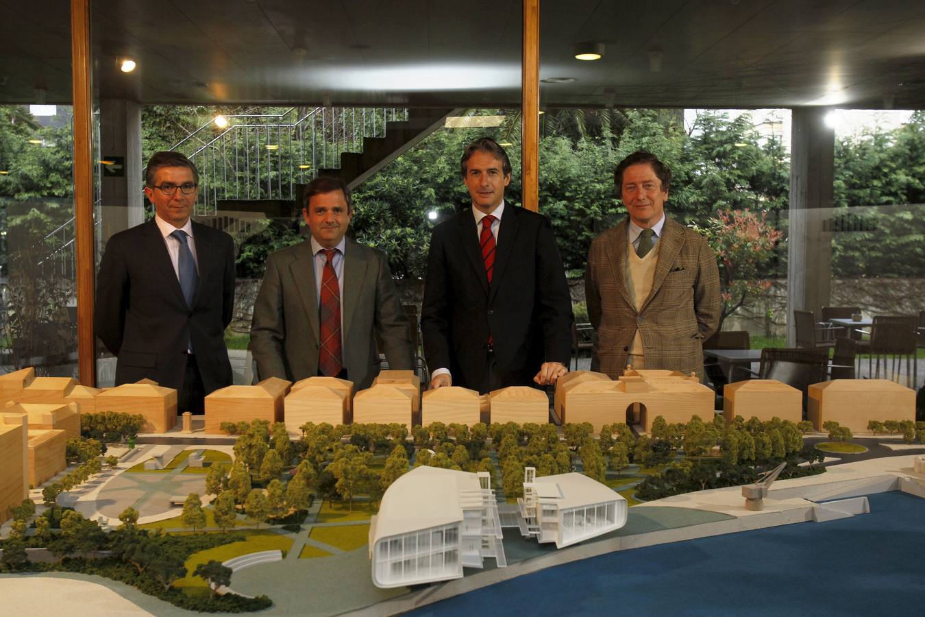 2013. Presentación del diseño de los nuevos Jardines de Pereda, en el Palacio de Exposiciones de Santander.