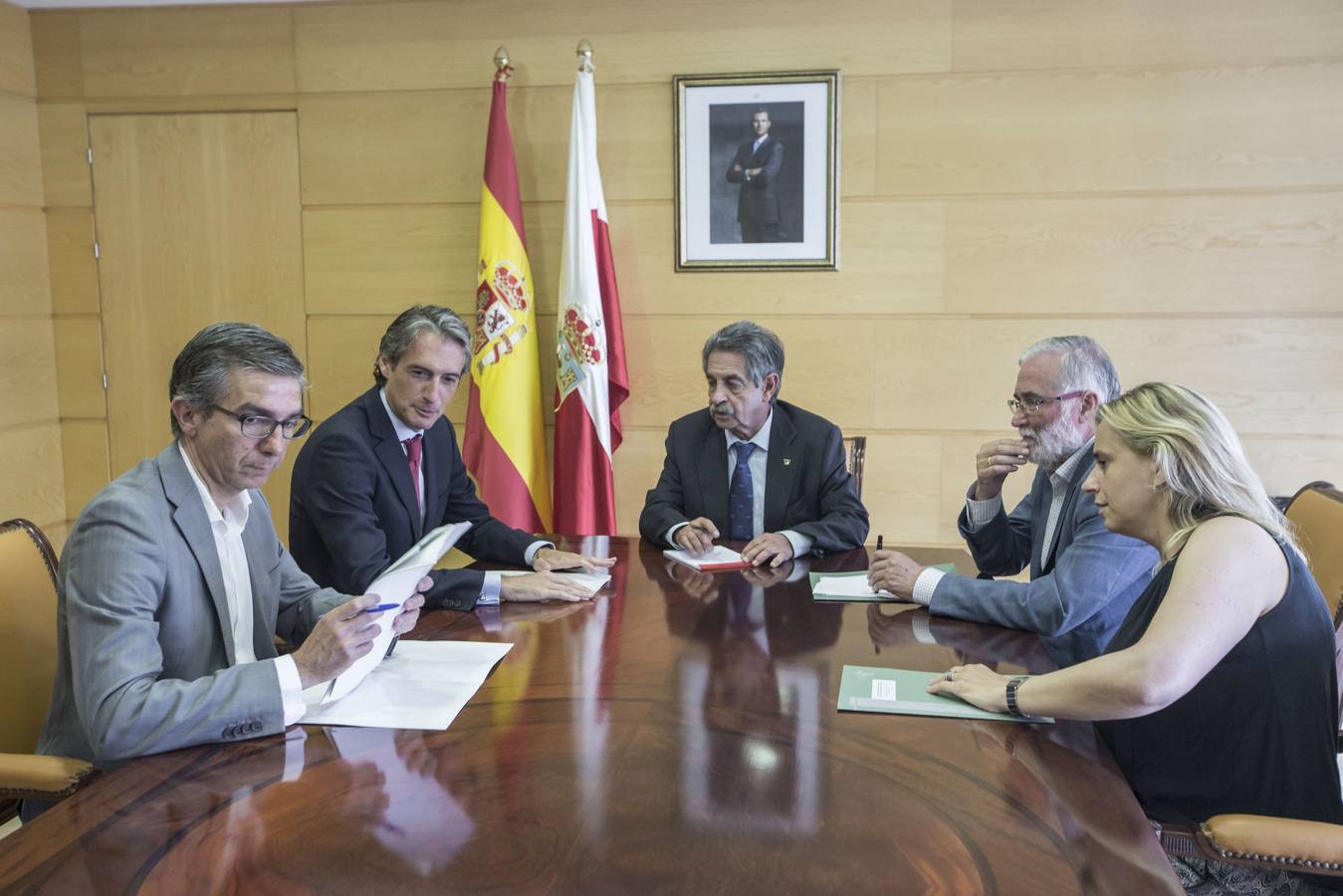 2016. Reunión entre el Gobierno de Cantabria y el Ayuntamiento de Santander sobre la futura ubicación del Museo de Prehistoria y Arqueología, MUPAC.