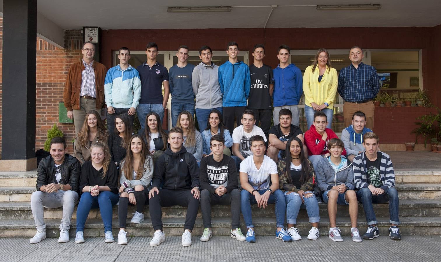 Leonardo Torres Quevedo. FranciscoJimeno, director del instituto, y los profesores Rita García y Javier Antolín, junto a los alumnos Andrea García Pellón, Enrique Valderrama Rubio, Fernando Fernández Campón, María José Hidalgo Mejía, Víctor Vivo Ceballos, Ana Ruiz Cobo, Carlos García Muñoz, Laura Ceballos Ferreras, Laura del Solar San Emeterio, Óscar Iglesias Martínez, Óscar González Merino, Adrián Sánchez Muñoz, Daniel Pérez Estévez, Luis Morán Pérez, Luis Proenza Delgado, Adriana Zamanillo Arroyo, Ana Ruiz Montes, Lara Recio Cedrón, María Quirós Pérez, Paula Morales Rodríguez, Alejandro Rodríguez Barquín, César Vallejo Basualdo, Raúl Alonso Murga, Rubén Hoyos Álvarez, Carlos González Vigil, Iulian Cebotari y Pablo González de la Lastra