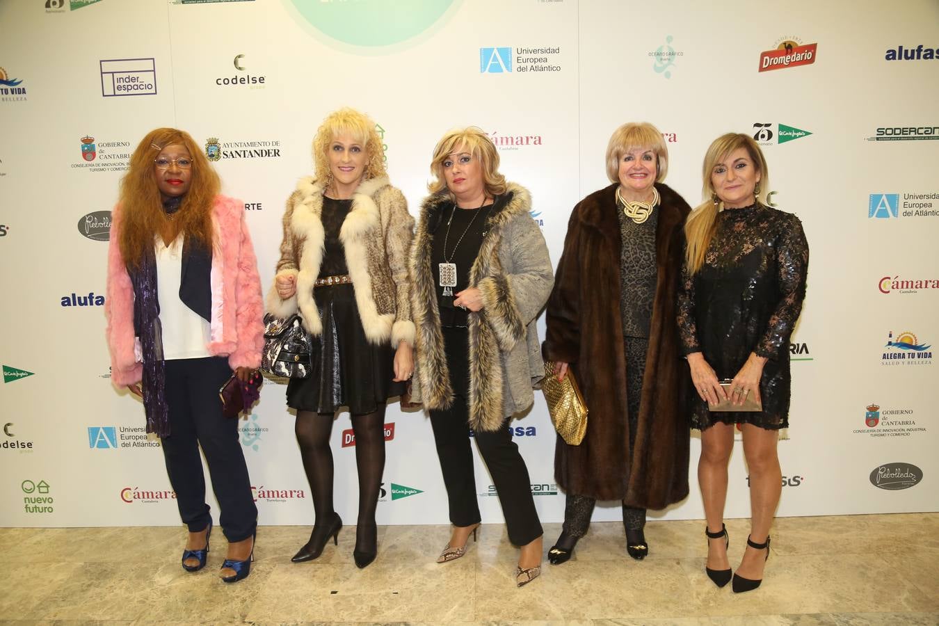 Sofía Nsa, Nora Lavín, Montserrat Rodríguez, Cristina Miguel y Silvia Fernández.