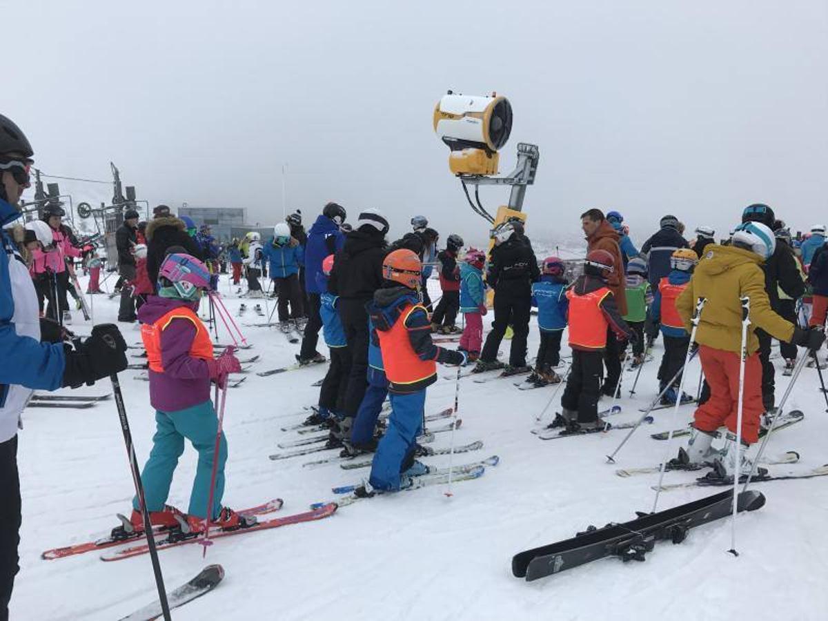 Buen ambiente en la estación de esquí de Alto Campoo