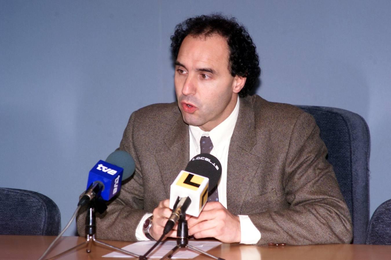 Ignacio Diego en una de sus primeras apariciones políticas. Era el año 1990.