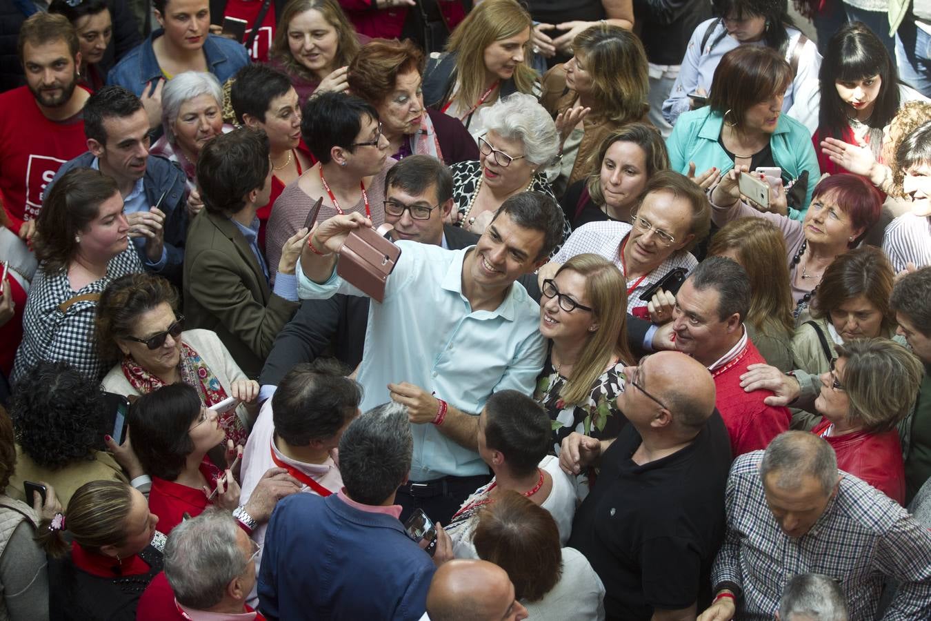 Mitin del PSOE con Pedro Sánchez, en el Paraninfo de la UC