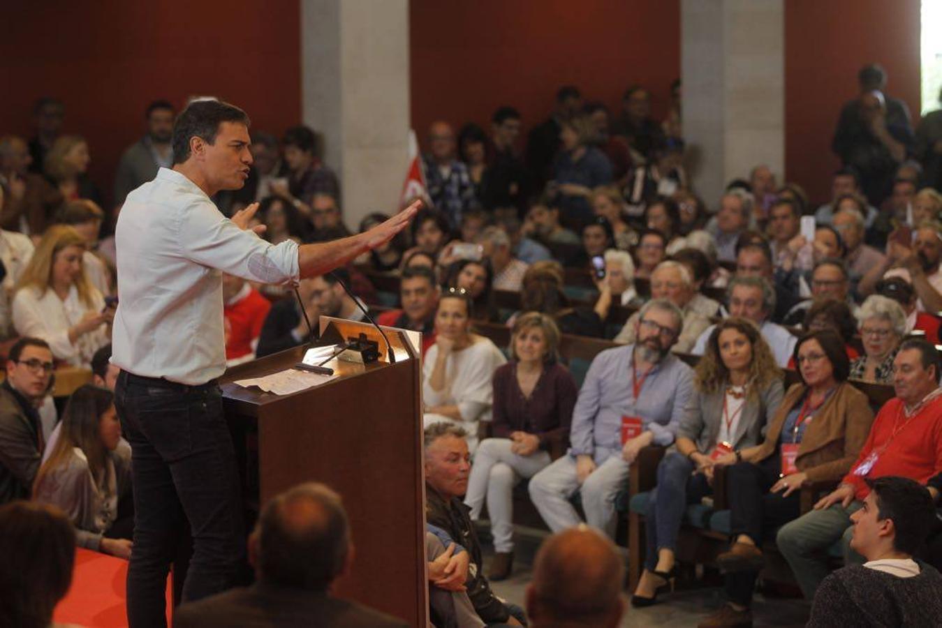 Mitin del PSOE con Pedro Sánchez, en el Paraninfo de la UC