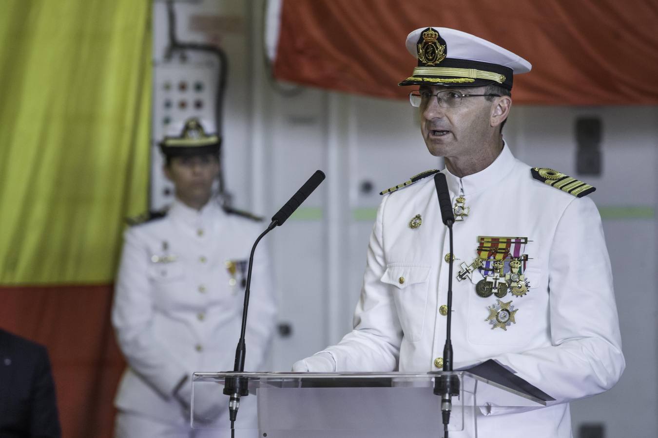 Entrega de la bandera de guerra al buque de la armada «Castilla», a cargo de Ruth Beitia