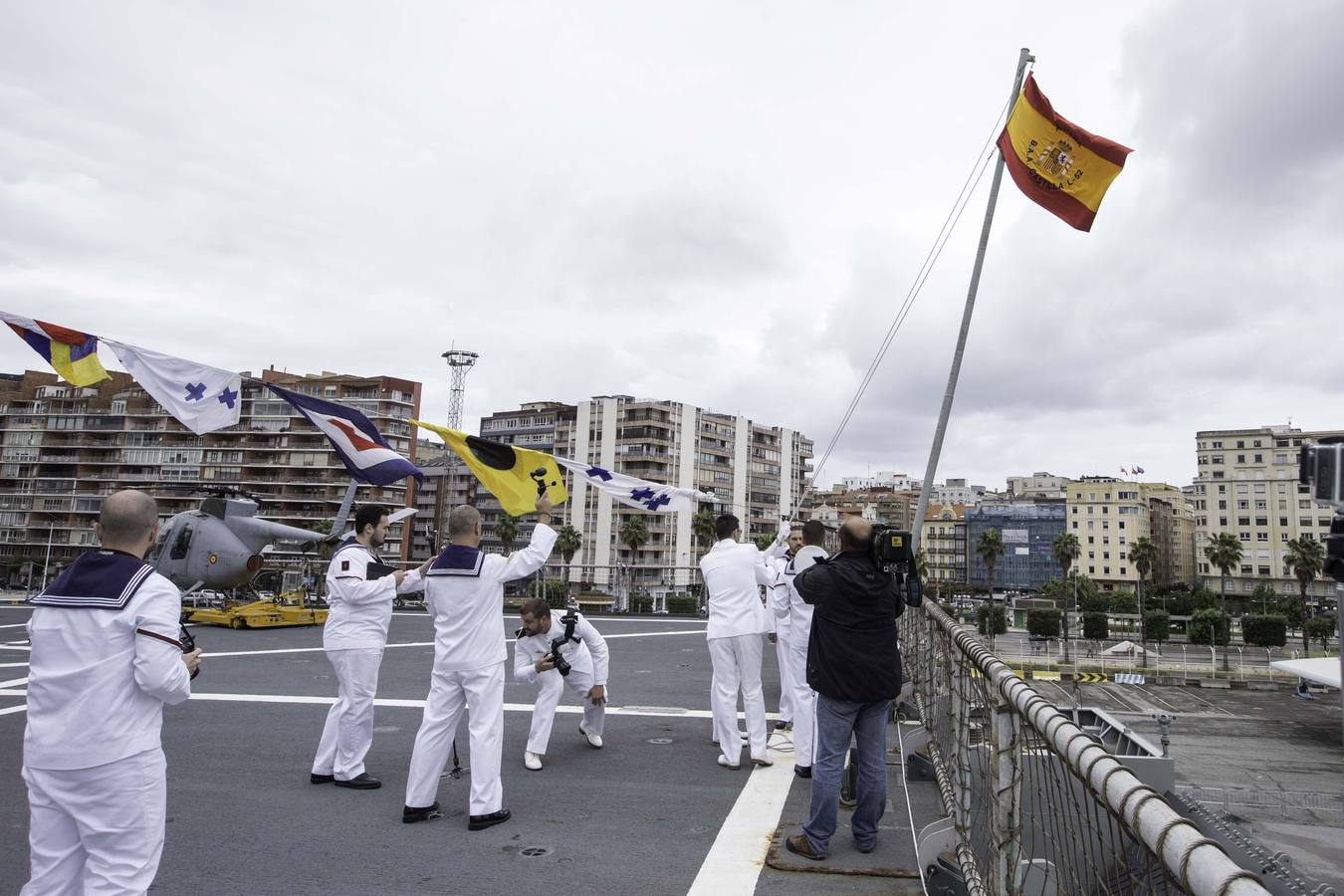 Entrega de la bandera de guerra al buque de la armada «Castilla», a cargo de Ruth Beitia