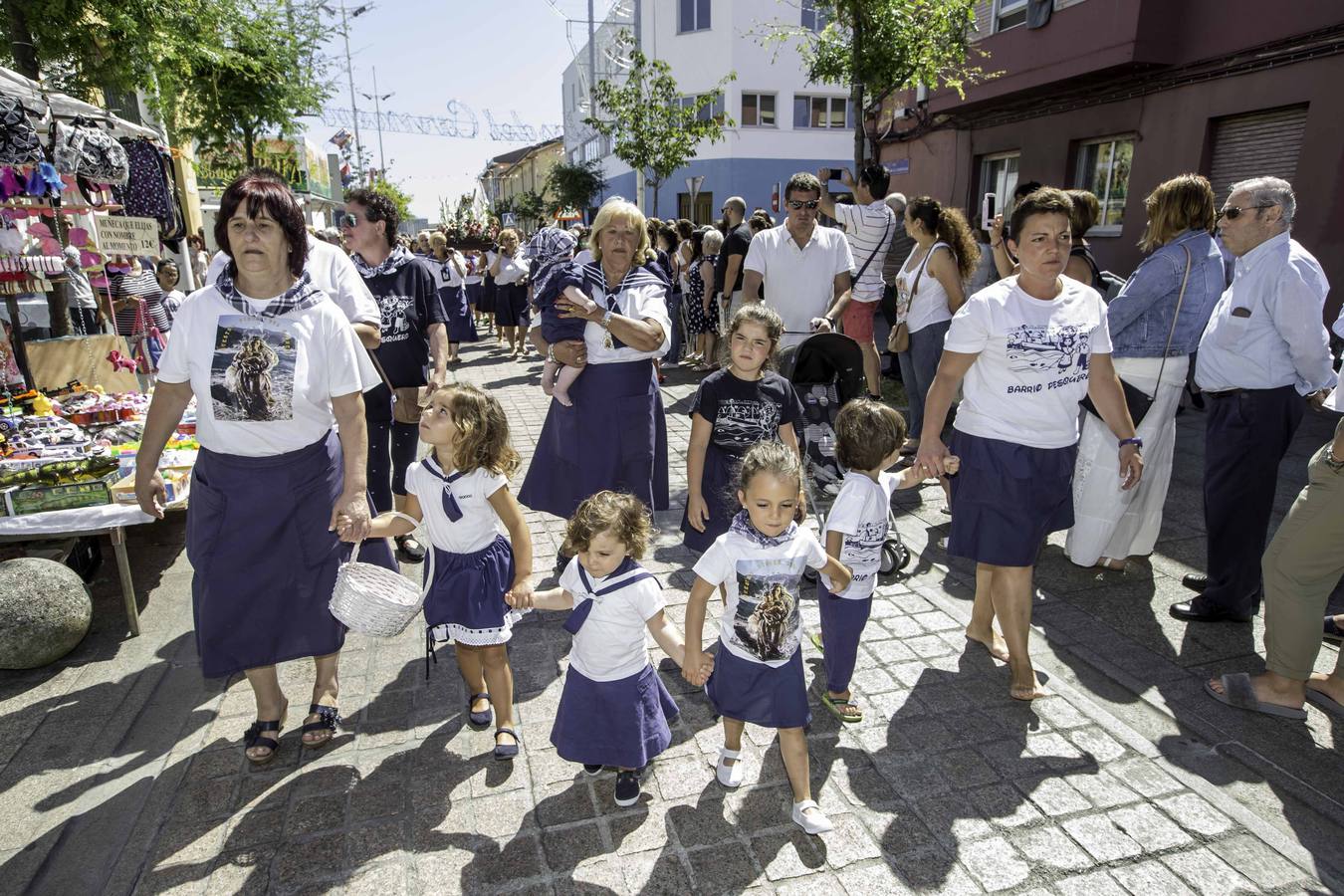 Los vecinos del Barrio Pesquero celebran las fiestas del Carmen