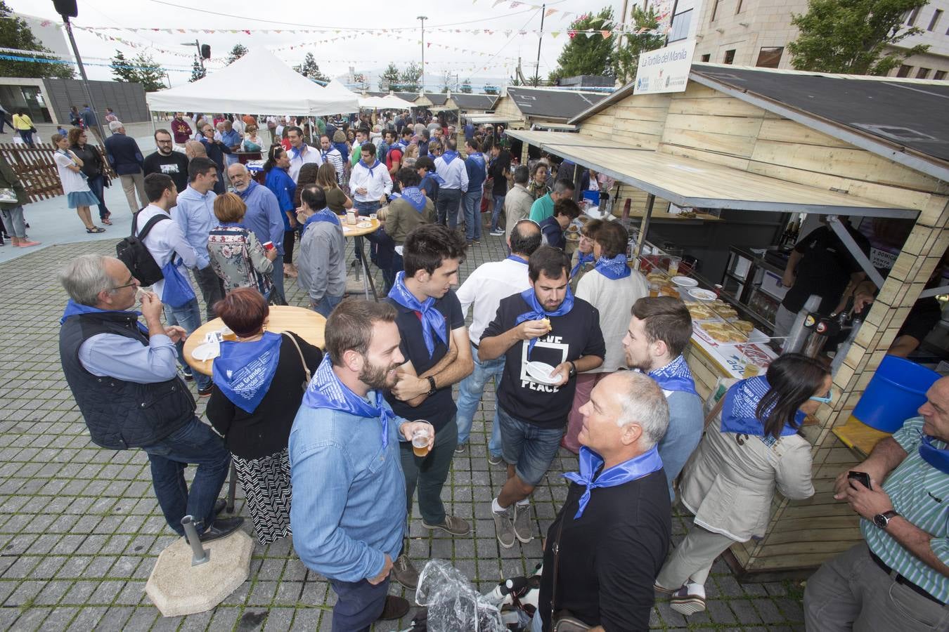 La apertura de las casetas, el chupinazo y el desfile forman parte de las fiestas de la Semana Grande de Santander