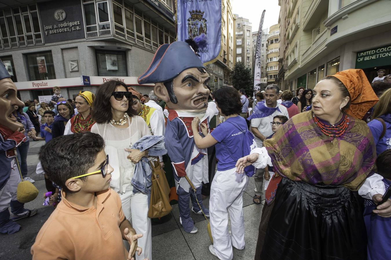 La apertura de las casetas, el chupinazo y el desfile forman parte de las fiestas de la Semana Grande de Santander