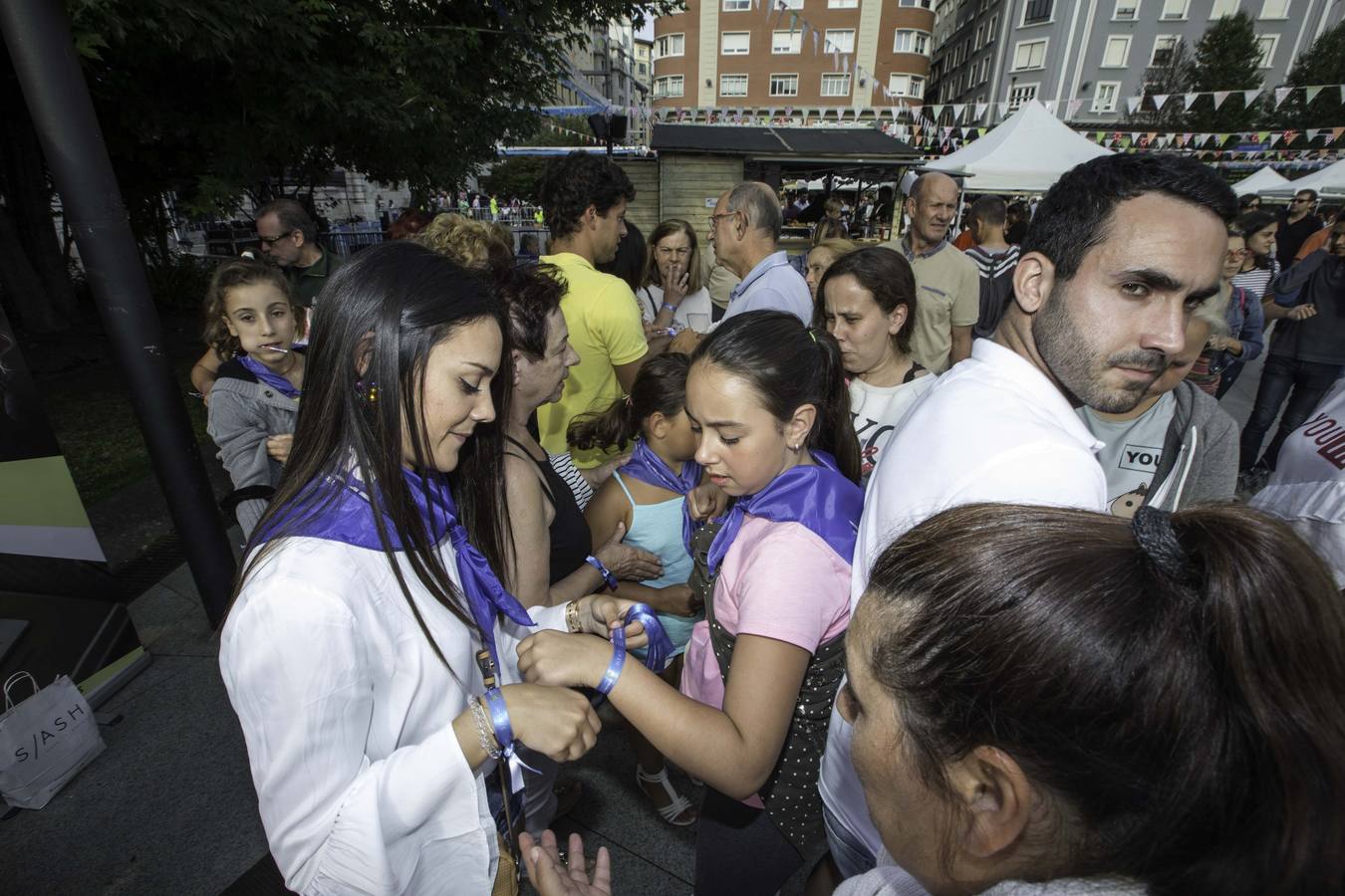 La apertura de las casetas, el chupinazo y el desfile forman parte de las fiestas de la Semana Grande de Santander