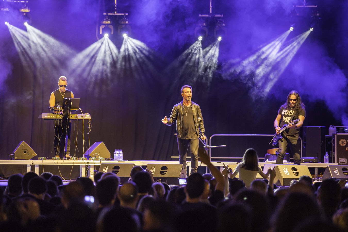 La mítica banda ochentera OBK y La Noche de Dj's hicieron bailar y disfrutar a toda la capital cántabra 